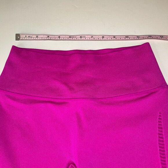 Victoria Sport Pink Barbiecore Biker Shorts size Medium - Picture 5 of 12